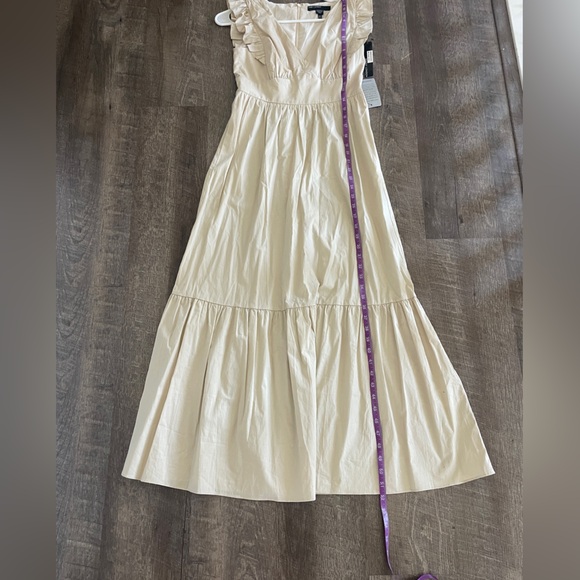 Maggy London V-neck sleeveless dress in Sand, 0 - Picture 7 of 8